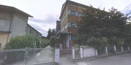 CAORSO : CAPANNONE CON PALAZZINA UFFICI VENDESI