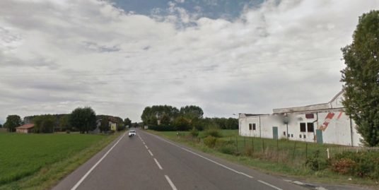 BASSA PIACENTINA : CAPANNONE FRONTE STRADA