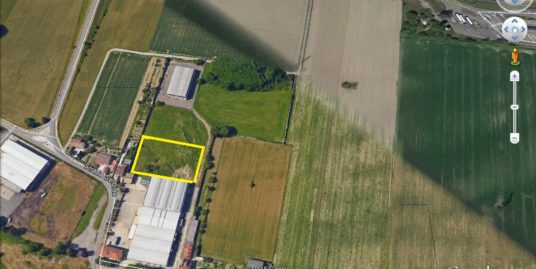 PIACENZA : PIAZZALE IN AFFITTO