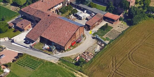 PIACENZA : DEPOSITO CON 2.000 MQ DI AREA