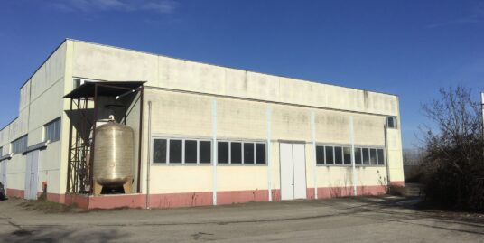 GATTATICO : CAPANNONE DI 1.900 MQ FRONTE AUTOSTRADA