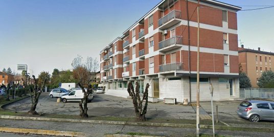 CASTELFRANCO EMILIA : VEDESI EX SEDE BANCARIA