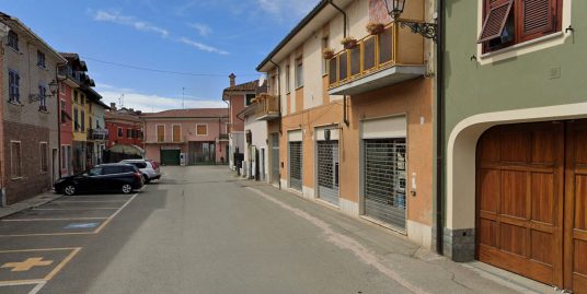 BASALUZZO : VENDESI EX SEDE BANCARIA CON ANNESSO APPARTAMENTO