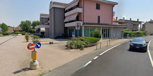 SAN ROCCO AL PORTO : VENDESI EX SEDE BANCARIA