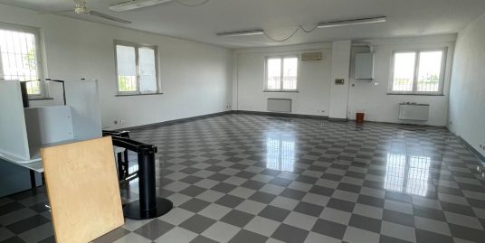 SAN NICOLO’ : AFFITTASI O VENDESI UFFICI