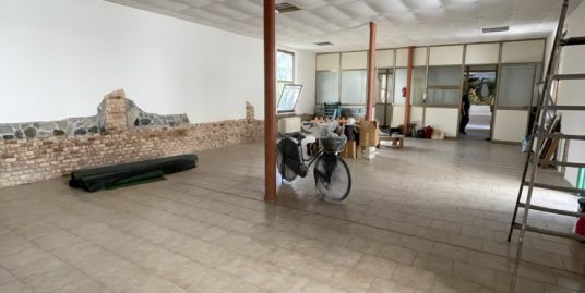 PIACENZA : VENDESI MAGAZZINO IN CENTRO