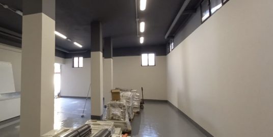 CORTEMAGGIORE : PICCOLO CAPANNONE CON PIAZZALE !