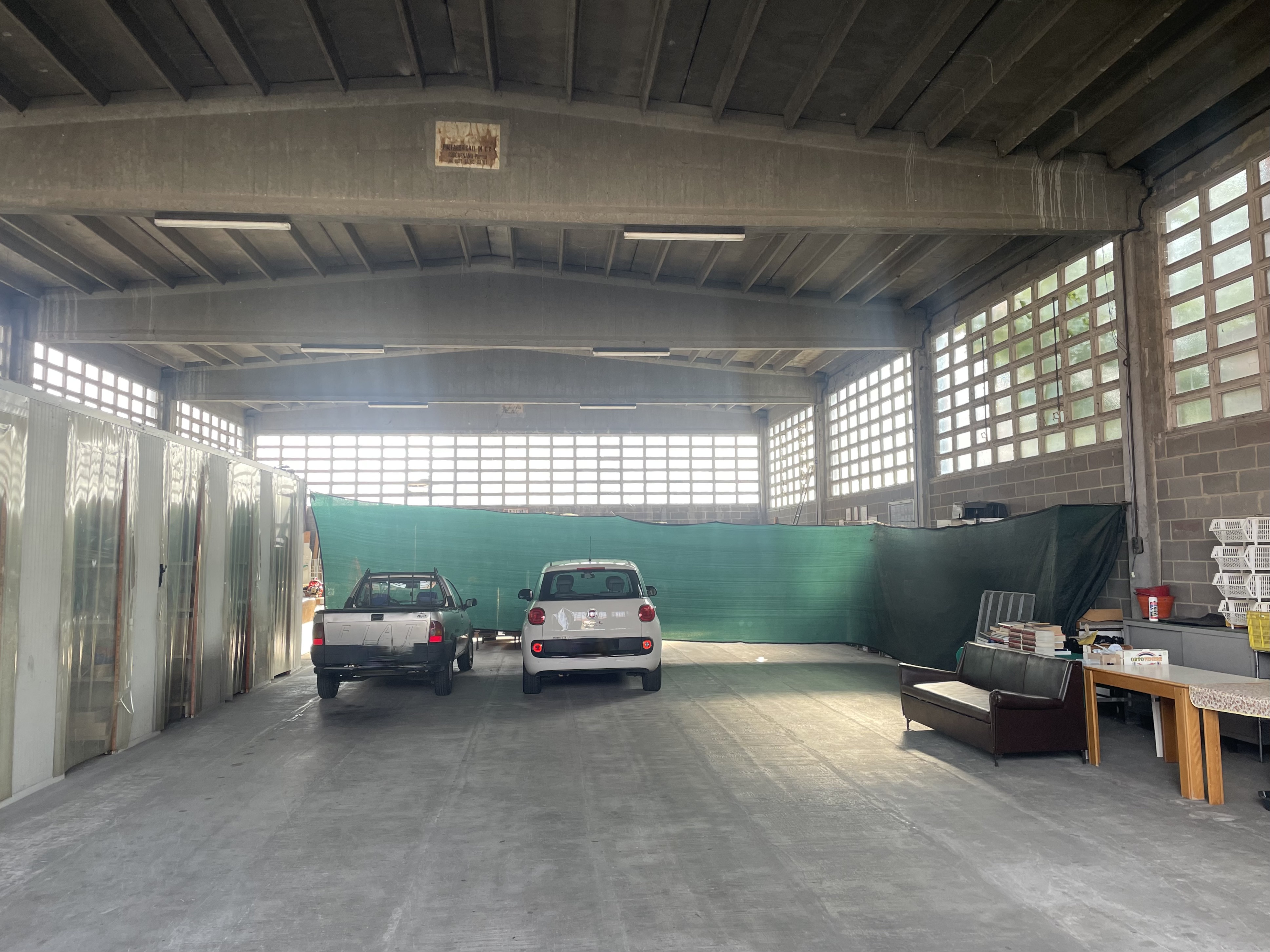 CORTEMAGGIORE : DEPOSITO DI 500 MQ IN CENTRO PAESE