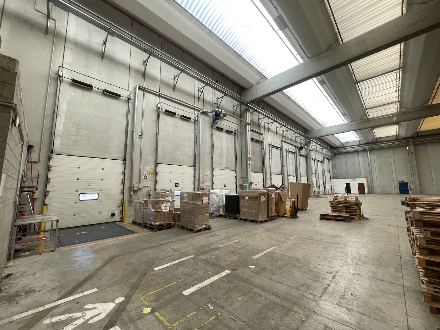 CASTEL SAN GIOVANNI : SPAZIO LOGISTICO SUBITO DISPONIBILE