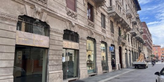 PIACENZA : VENDESI EX BAR