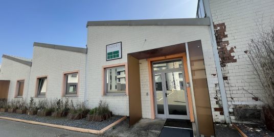 PARMA : VENDESI UFFICI IN VIA COLORNO