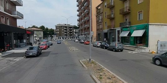 PIACENZA : VENDESI/AFFITTASI NEGOZIO DI 160 MQ IN VIA MANFREDI