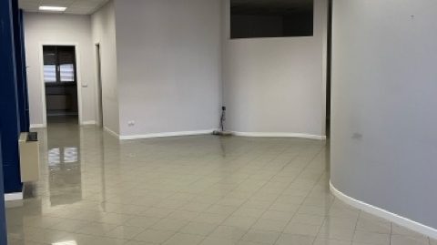PIACENZA : EX AMBULATORIO DI 200 MQ